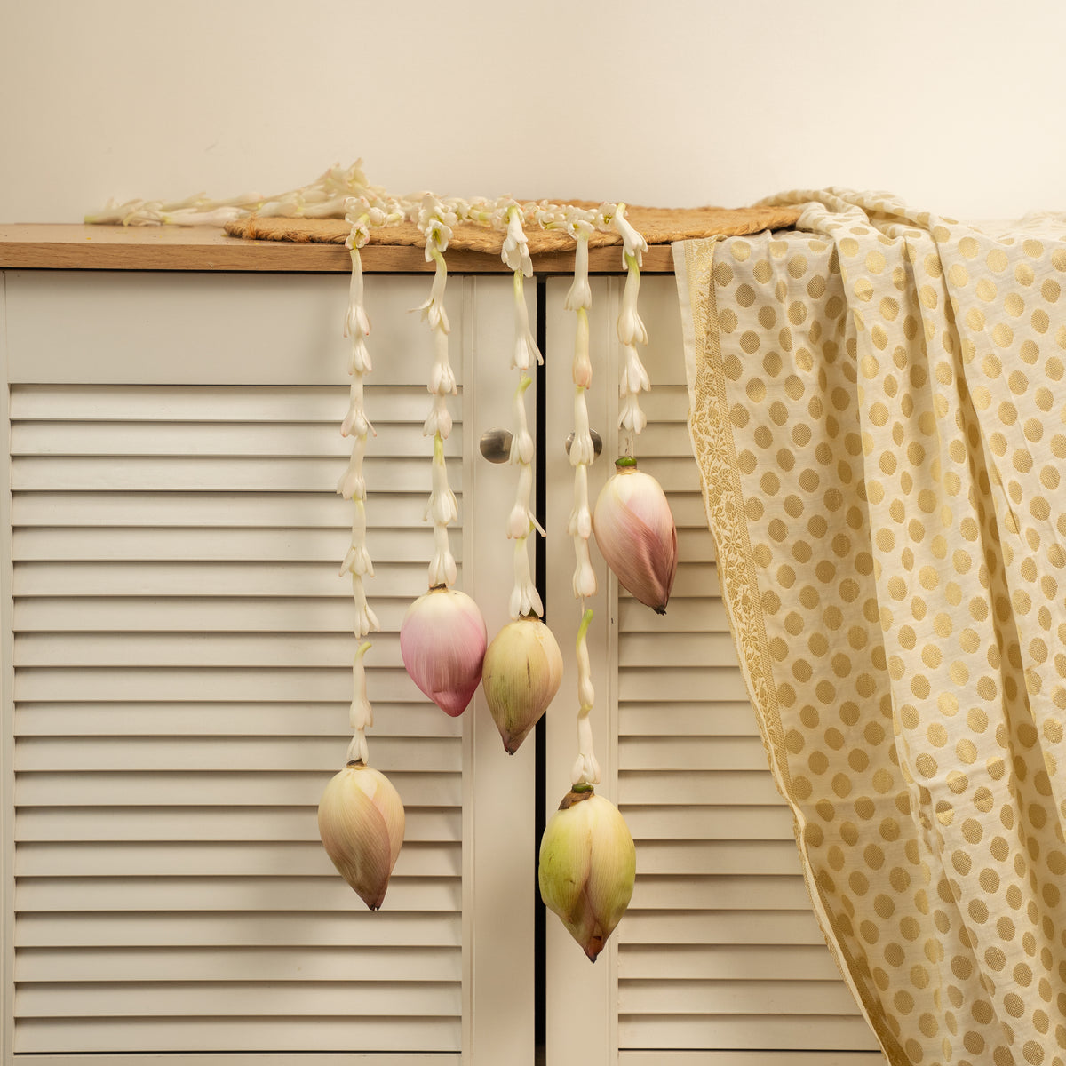 Spring Flower String Rajnigandha Lotus - Flower Strings (Set of 5) – Shades of Spring